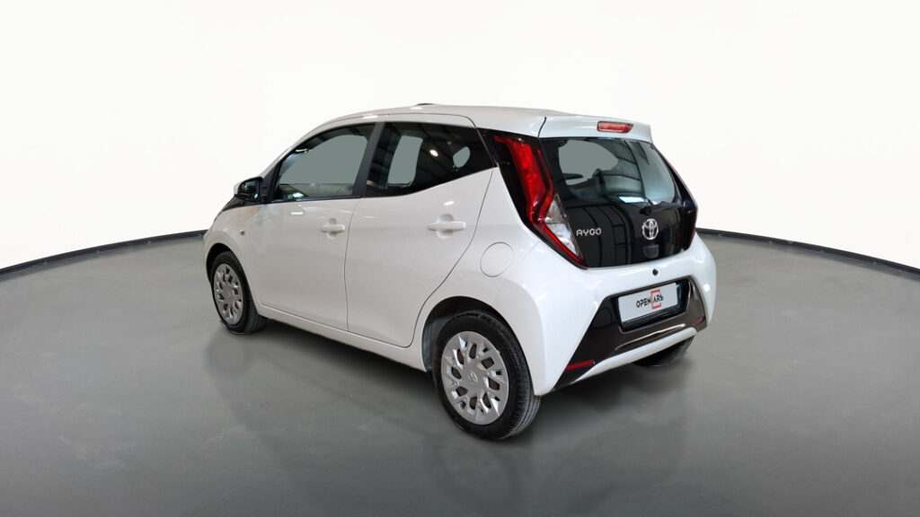 Toyota Aygo x-Play | 1.0l 72hp | 2021