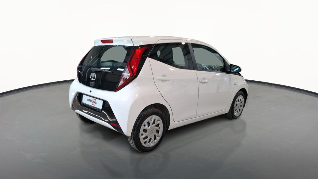 Toyota Aygo x-Play | 1.0l 72hp | 2021