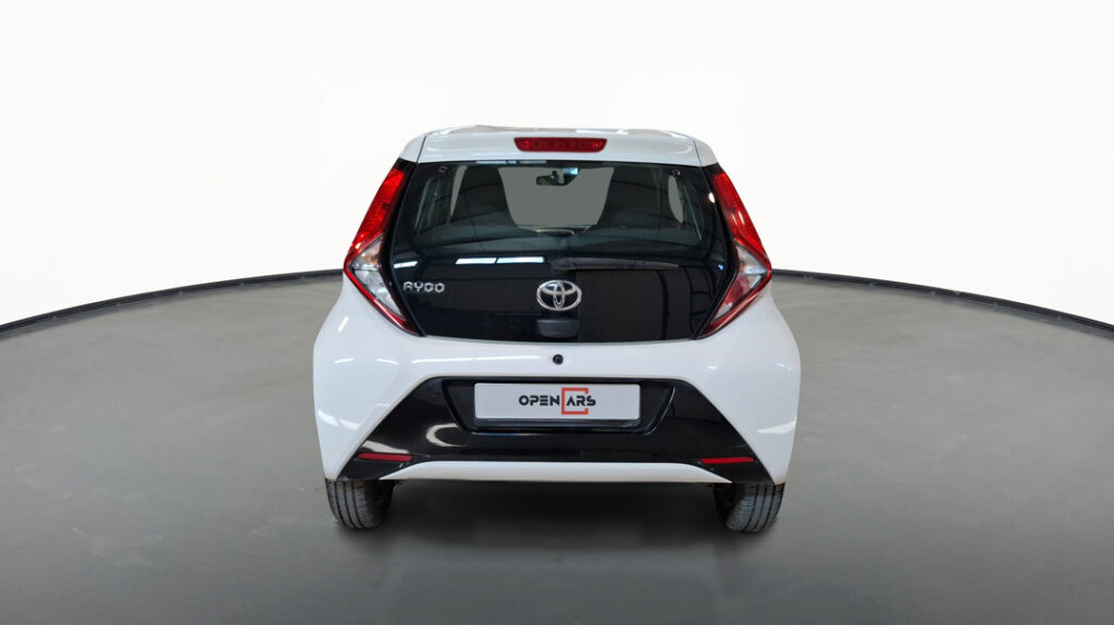 Toyota Aygo x-Play | 1.0l 72hp | 2021