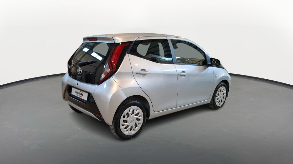 Toyota Aygo x-Play | 1.0l 72hp | 2021