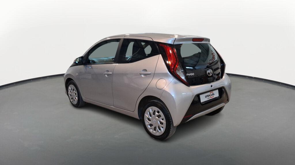 Toyota Aygo x-Play | 1.0l 72hp | 2021