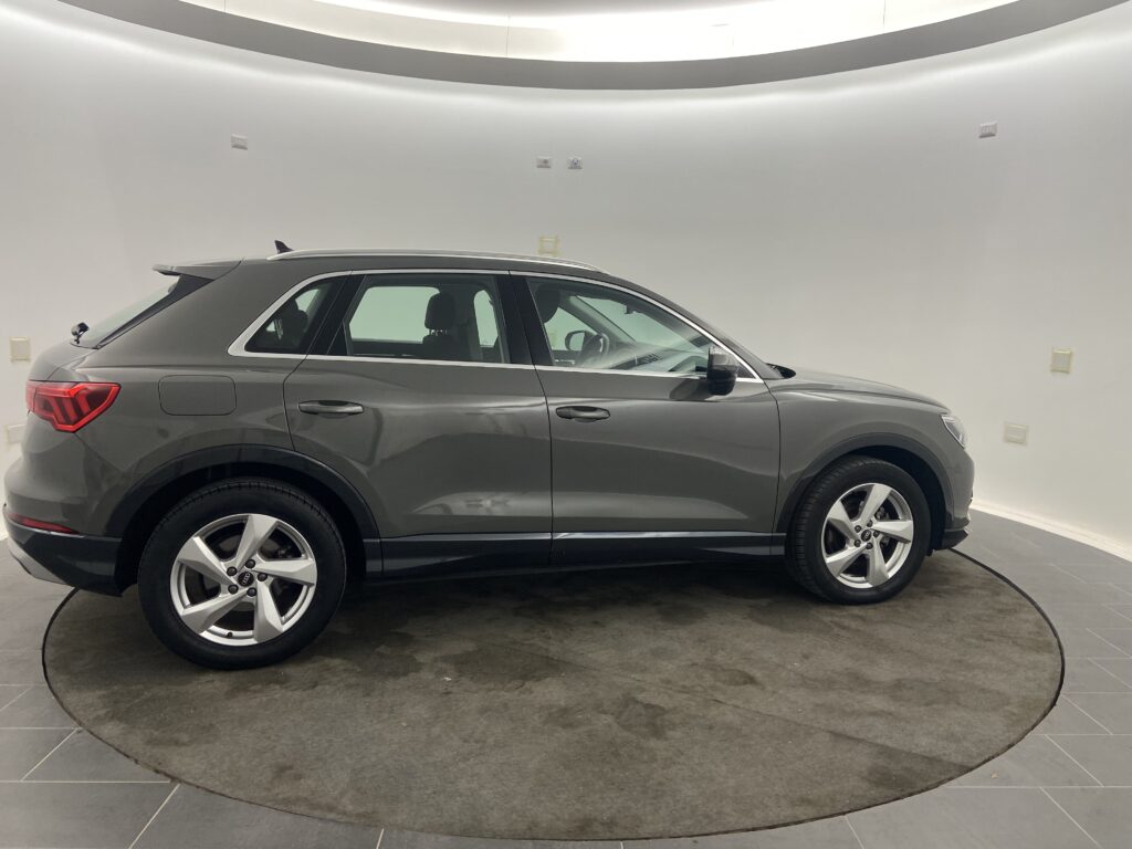 Audi Q3 Business 2.0 150hp (2022)