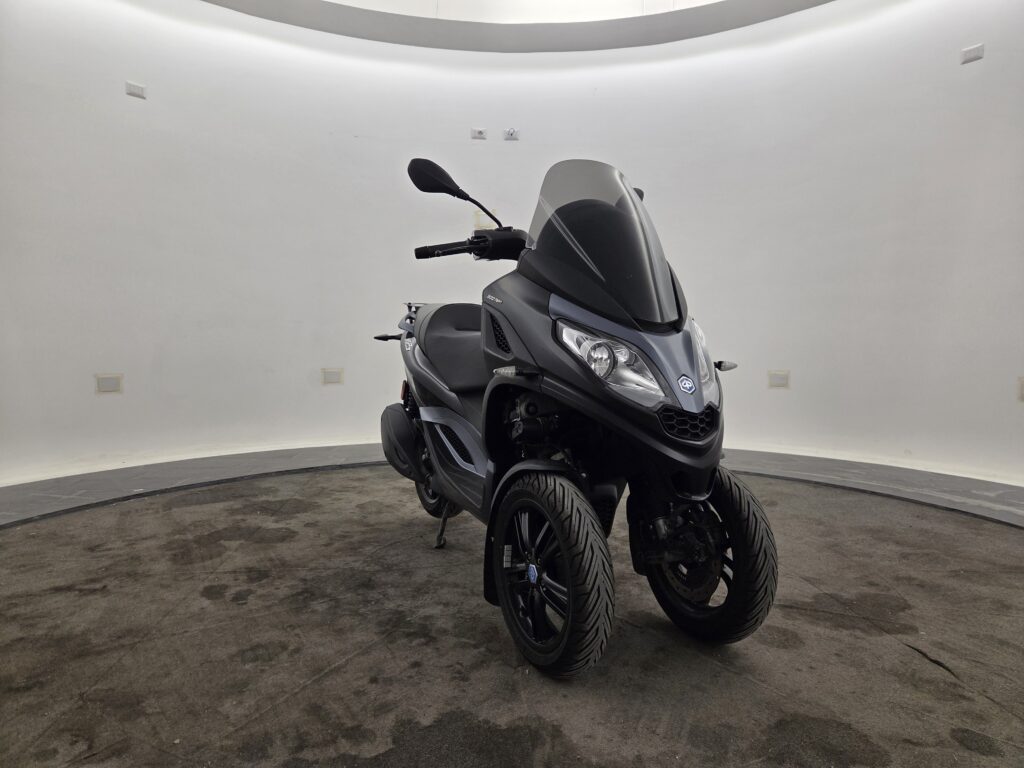 Piaggio MP3 300 26hp (2022)