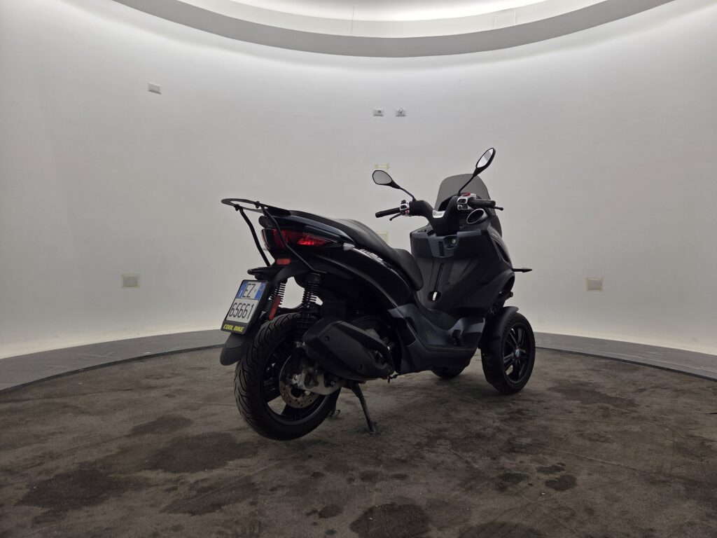 Piaggio MP3 300 26hp (2022)