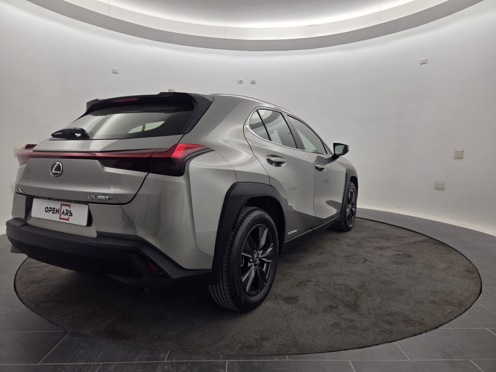 Lexus UX Executive 2.0 184hp (2022)