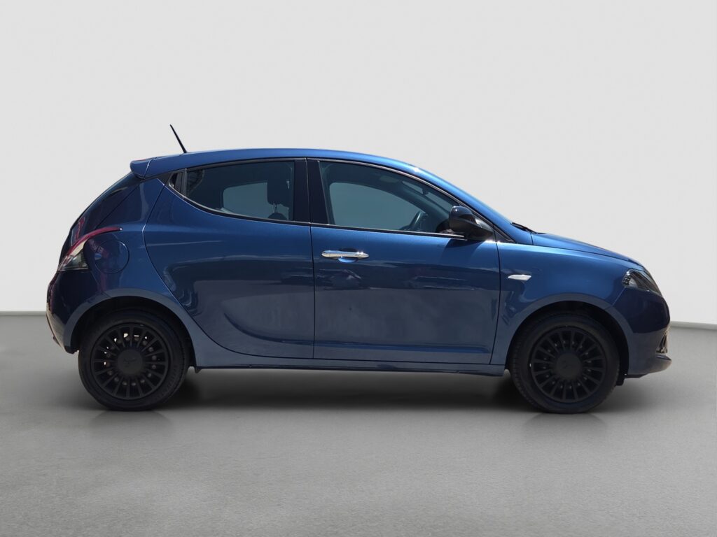 Lancia Ypsilon Silver 69hp (2022)