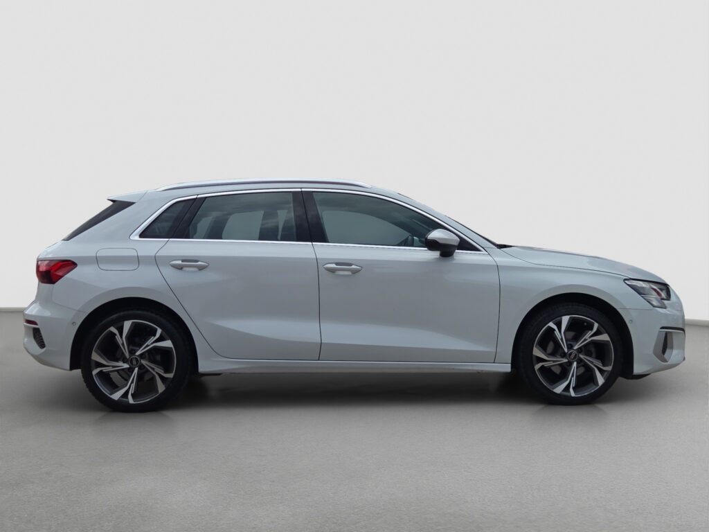 Audi A3 Business 30 S-Tronic 1.0 110hp (2022)