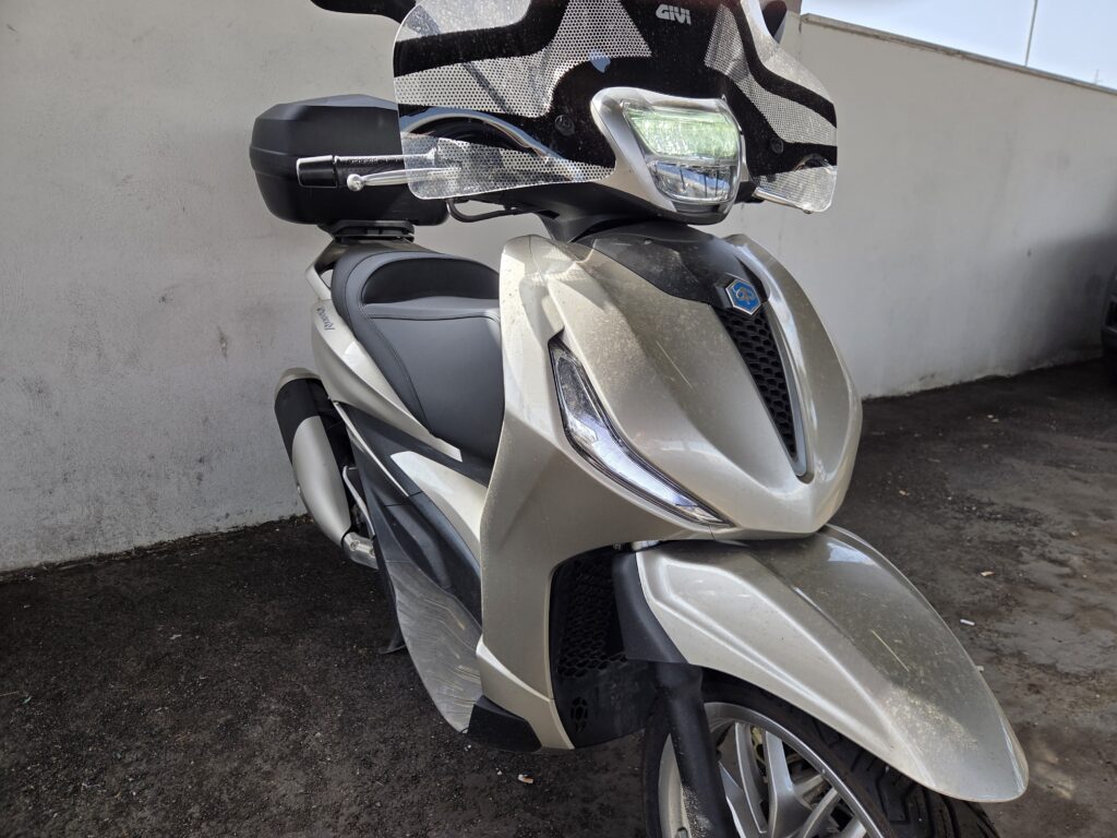 Piaggio Beverly 300 26hp (2022)
